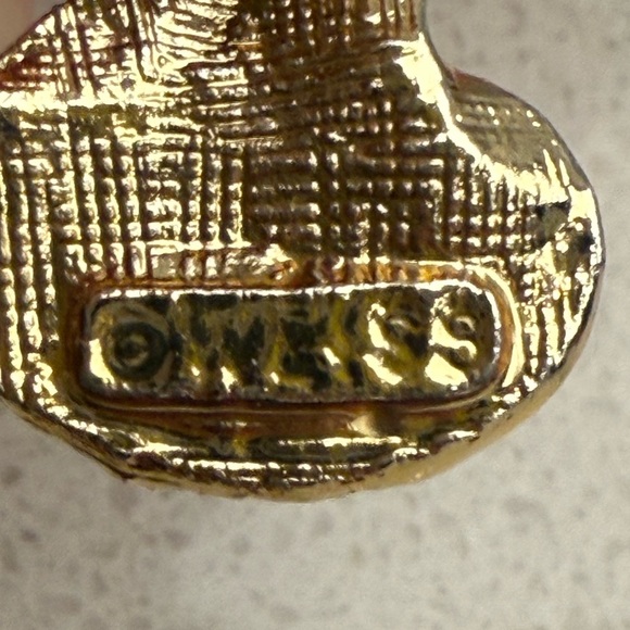 Vintage Weiss Christmas Rudolph Top Hat Reindeer Figural Brooch Pin Gold Tone - Picture 7 of 8